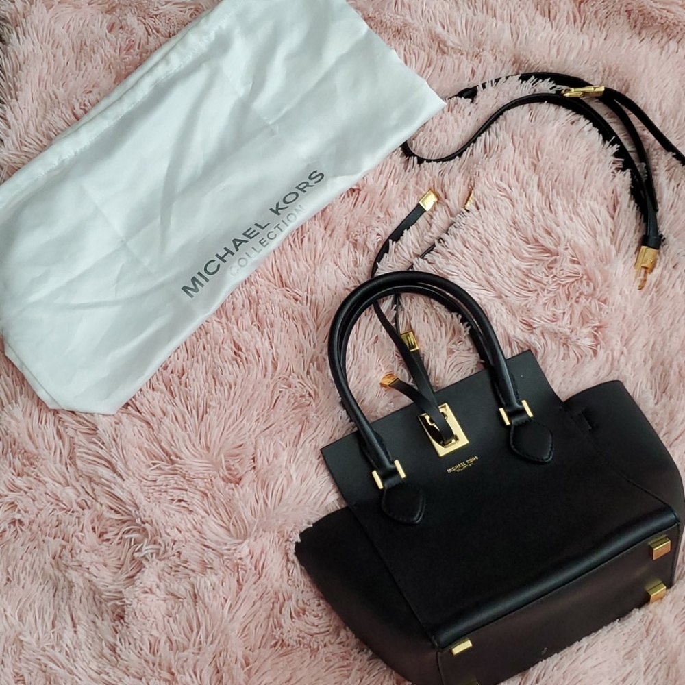 Small black purse